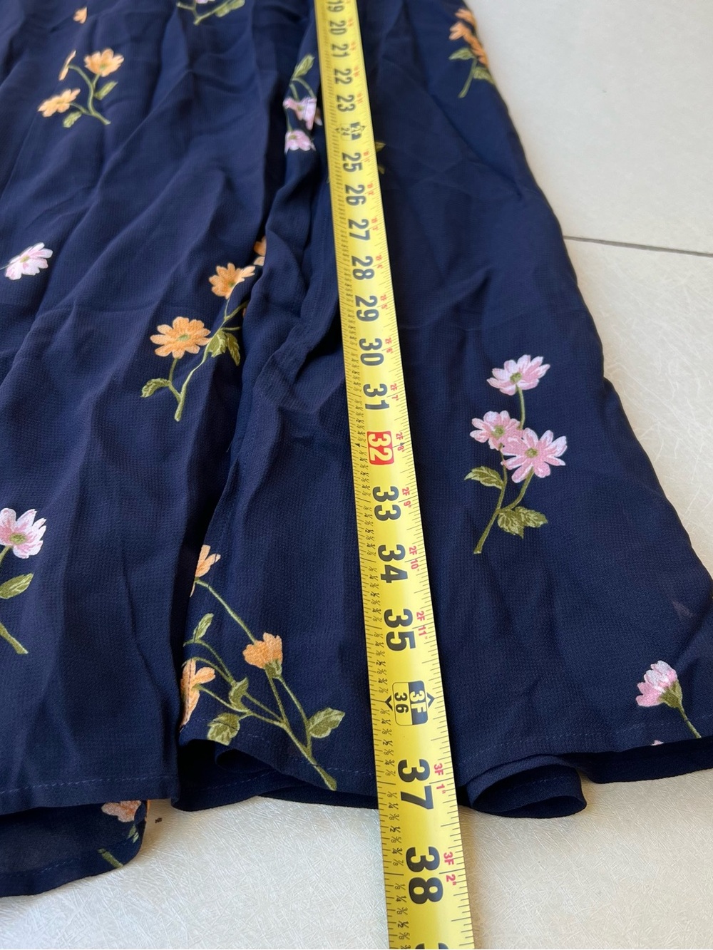 Reformation Midi Dress in blue/navy floral Women’s Size 4P - Picture 7 of 10